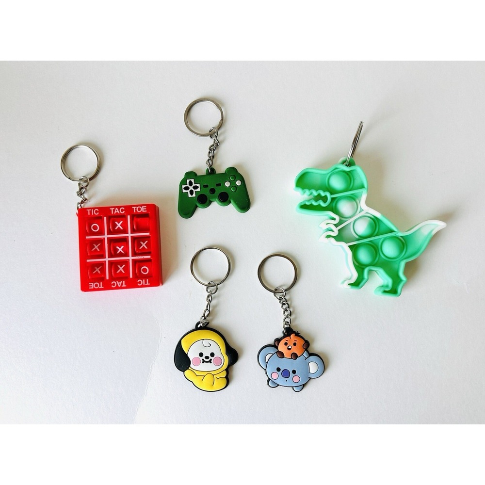 Lot‎ Of 5 Small Keychains Toys And BT21 Characters